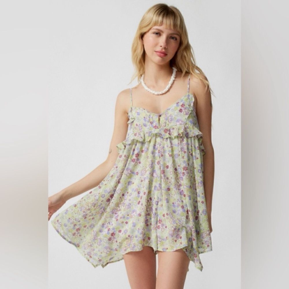 Urban Outfitters Danielle Chiffon Floral Romper Babydoll Dress Size Large